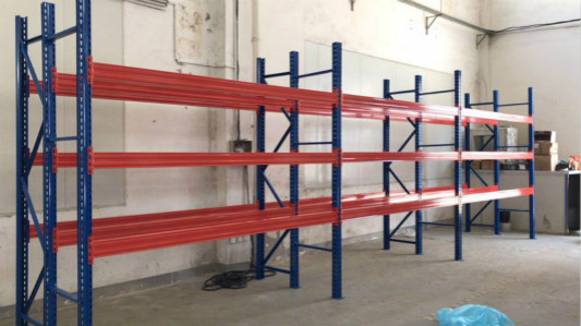 三立柱重型货架